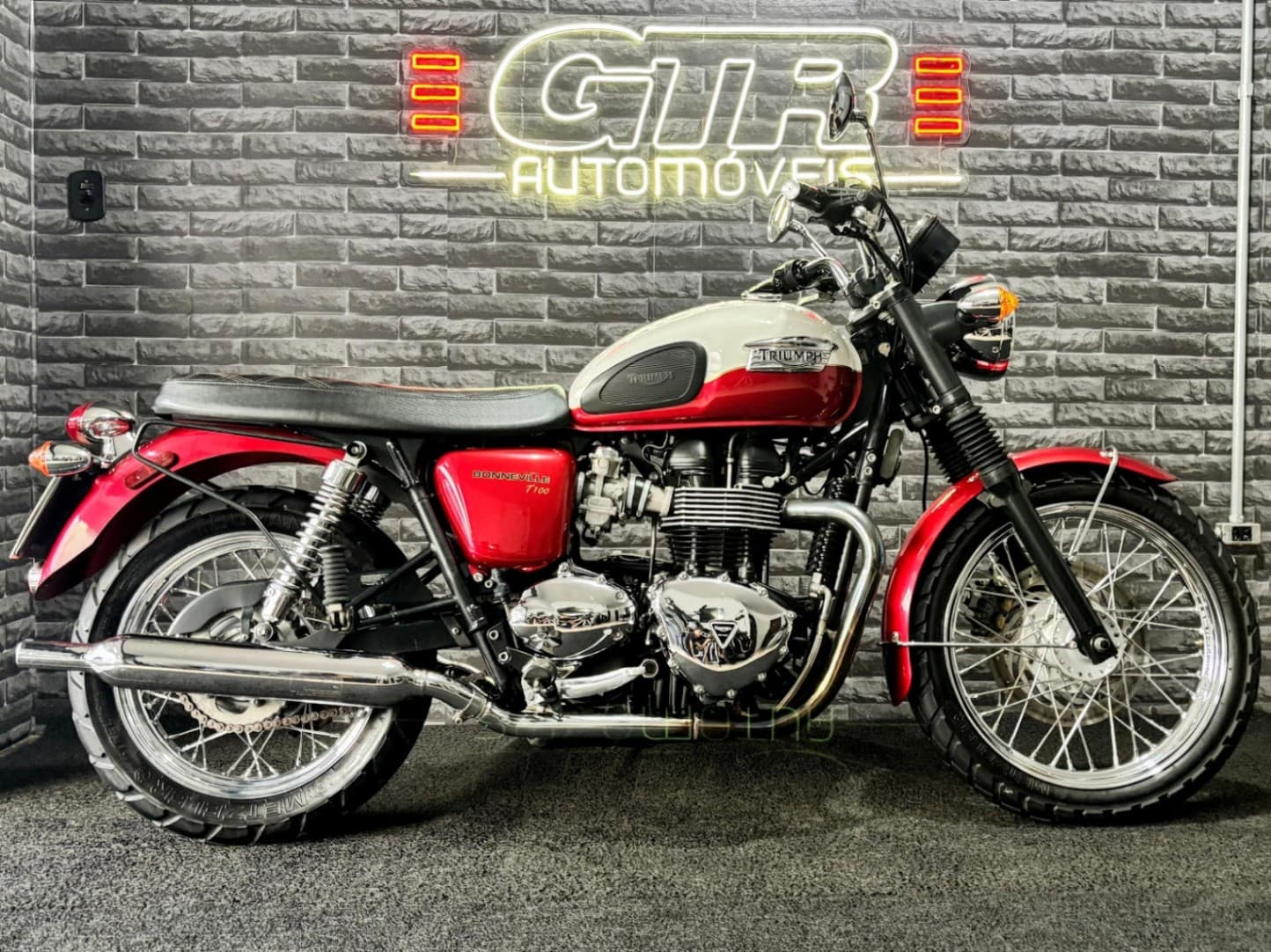 Triumph BONNEVILLE Bonneville T100 900
